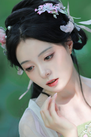 极品白嫩小泬自慰